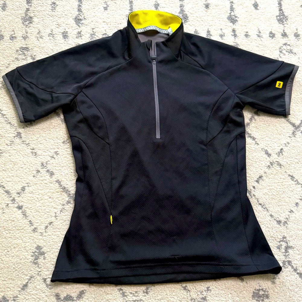 Mavic Cycling Jersey- Sleek and cool!